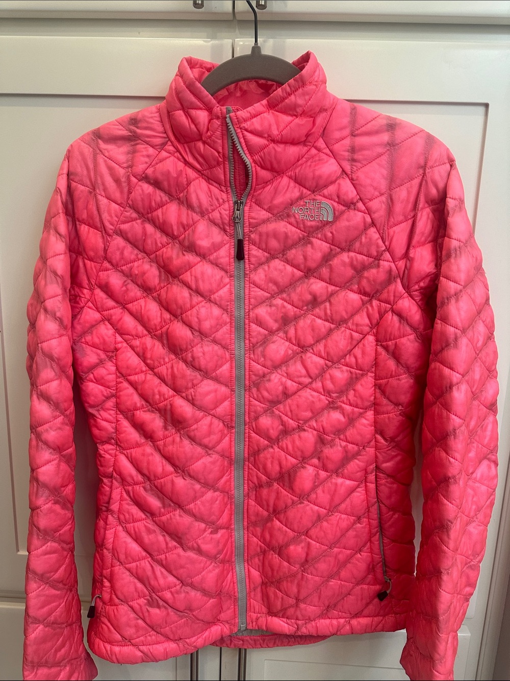 The North Face Hot Pink Quilted Packable Puffer Jacket - women’s